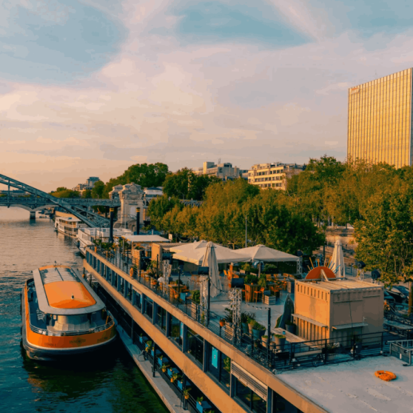 1-peniche-le-mazette-lieu-de-reception-sur-la-seine-paris