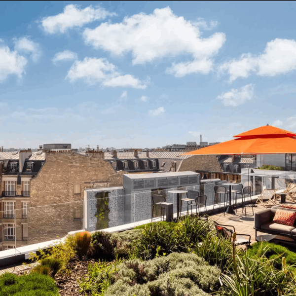 1-rooftop-eylau-canopy-by-hilton-terrasse-vue-sur-paris