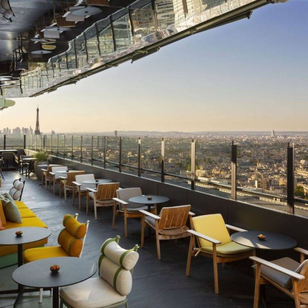1-rooftop-skybar-paris-terrasse-vue-sur-la-tour-eiffel