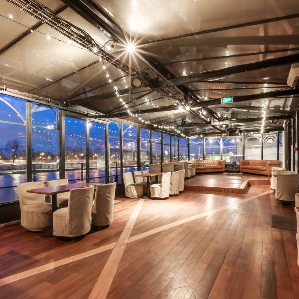 bateau-le-kiosque-flottant-salle-de-reception