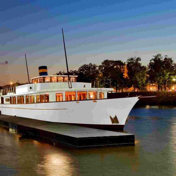 peniche-clipper-bateau-sur-la-seine