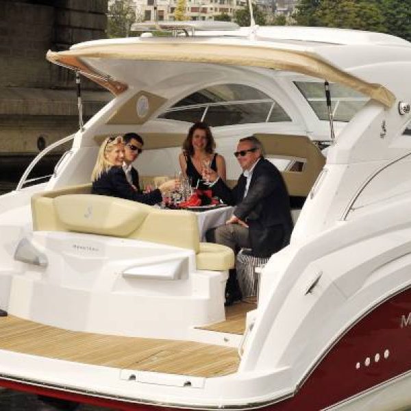 peniche-paris-yacht-marina-james-croisiere-privee