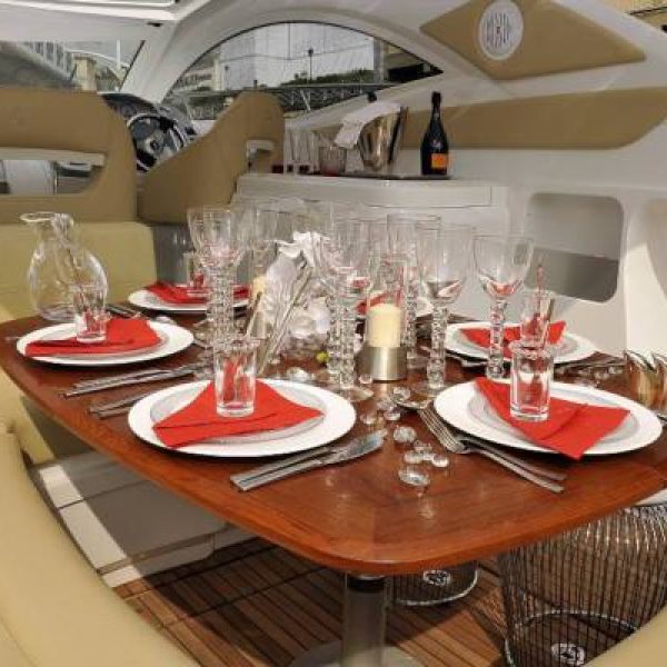 peniche-paris-yacht-marina-james-luxe