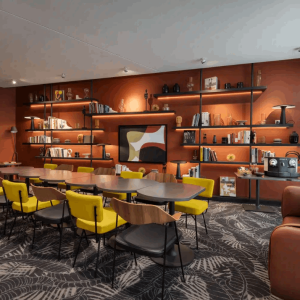 rooftop-eylau-canopy-by-hilton-salle-de-seminaire